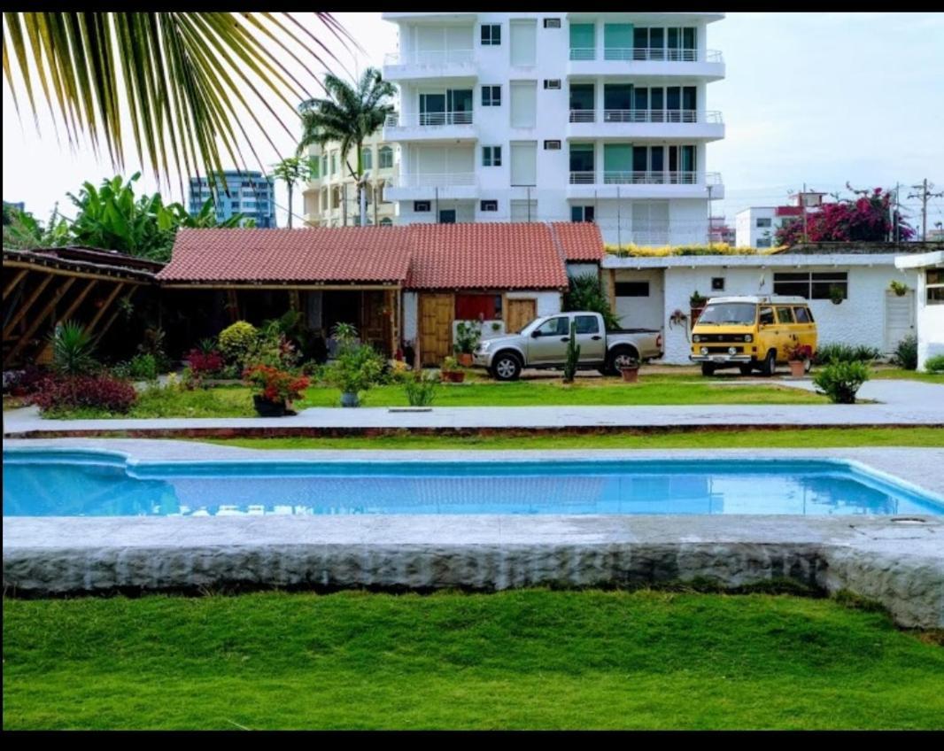 Hotel Caramba Hospedaje à Tonsupa Extérieur photo