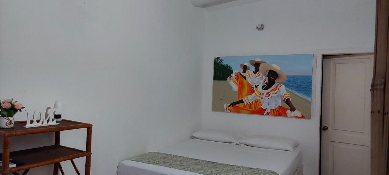 Hotel Caramba Hospedaje à Tonsupa Extérieur photo
