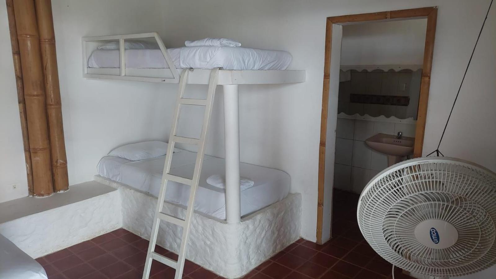 Hotel Caramba Hospedaje à Tonsupa Chambre photo